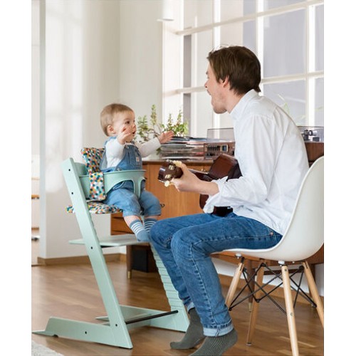 Stokke Tripp Trapp high chair with tray and accessories from Kidsland.